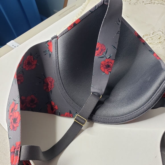 Vince Camuto Padded Underwire Soft Cup No Show Through Dark Floral 42C Bra - Picture 6 of 10